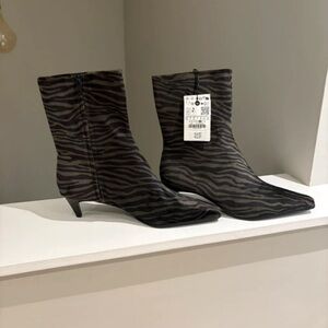 Zara Black and Gray Zebra Ankle Boots